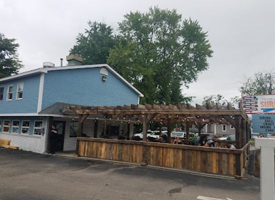 new-hampshire/lake-winnipesaukee/bar/surfside-burger-bar