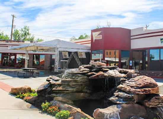 wyoming/natrona-county/bar/yellowstone-garage-bar-grill-venue