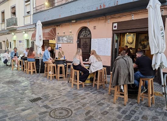 spain/cadiz/old-town/bar/bar-la-tabernita