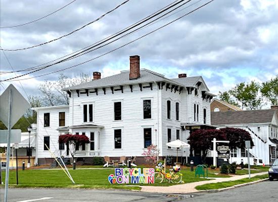 connecticut/connecticut-river-valley/bar/the-charles
