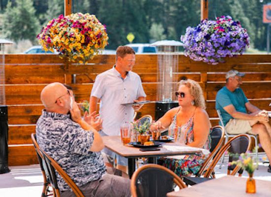 montana/the-glacier-country/bar/growlers-sports-grille-casino