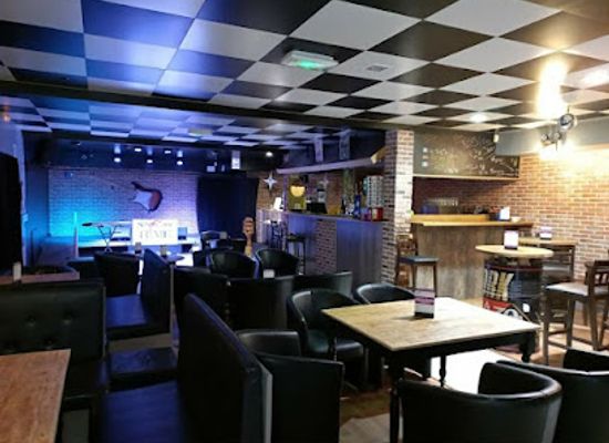 france/lourdes/bar/show-case-time