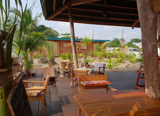 gabon/nyanga-province/bar/marina-social-beach