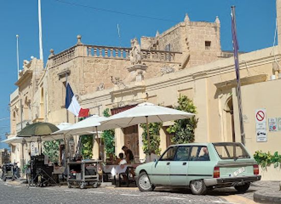 malta/dwejra-bay/bar/la-couronne-fictional-bar