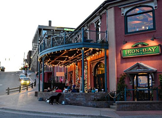 michigan/marquette/bar/iron-bay-restaurant-drinkery