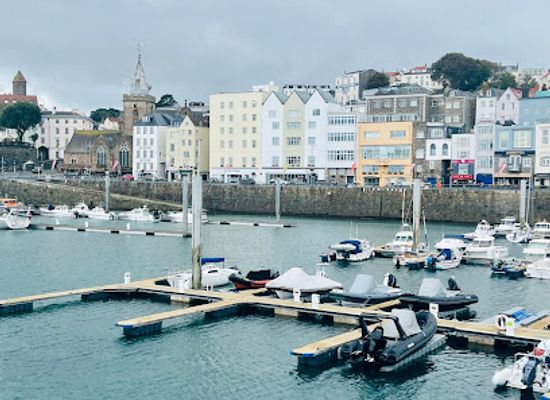 guernsey/st-peter-port-waterfront/bar/sorrento
