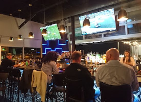 arkansas/little-rock/bar/agasi-7-rooftop-bar-kitchen