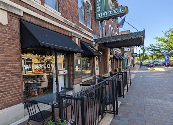 iowa/cedar-valley/bar/bar-winslow