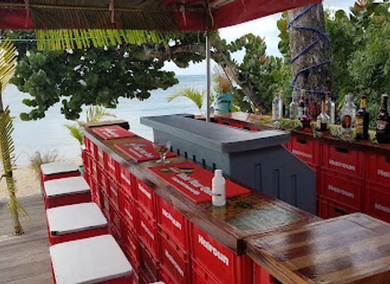 saint-vincent-and-the-grenadines/petit-st-vincent/bar/lolo-s-bar