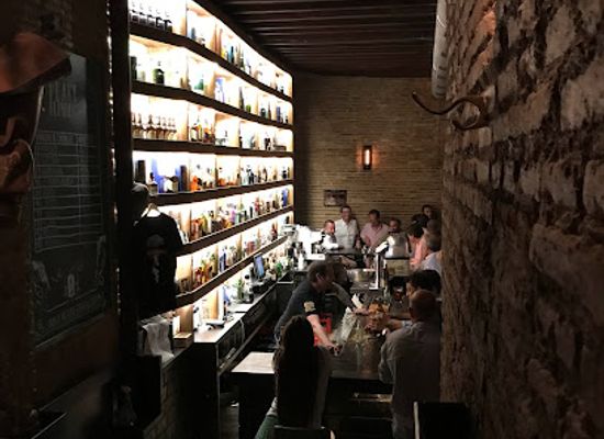 spain/granada/bar/garrison-drinks-music