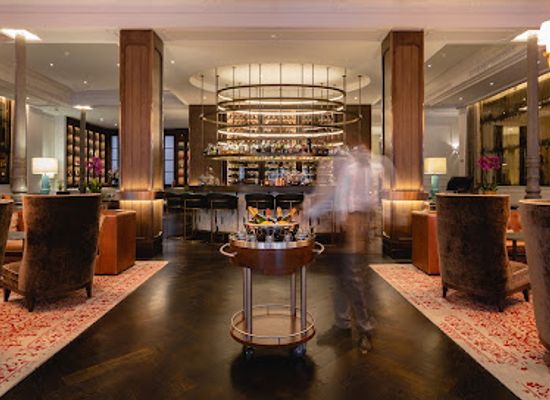 spain/madrid/bar/lobbyto-cocktail-bar