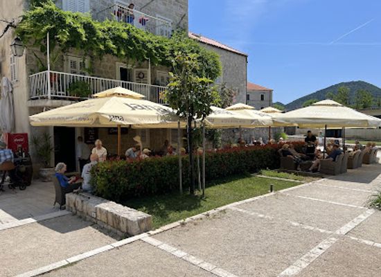 croatia/peljesac-peninsula/bar/wine-bar-cardo-ston