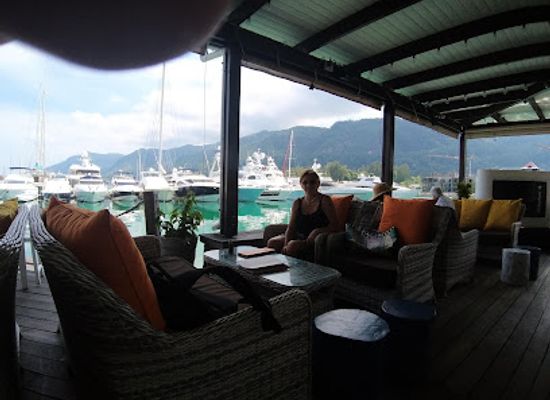 seychelles/praslin/bar/the-boardwalk-bar-grill