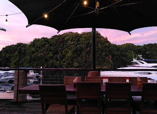 palau/ngchelobel/bar/drop-off-bar-and-grill