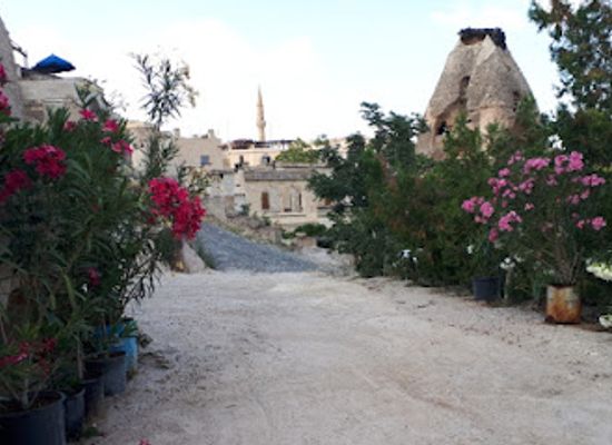 turkiye/cappadocia/uchisar/bar/ciceklik-uchisar