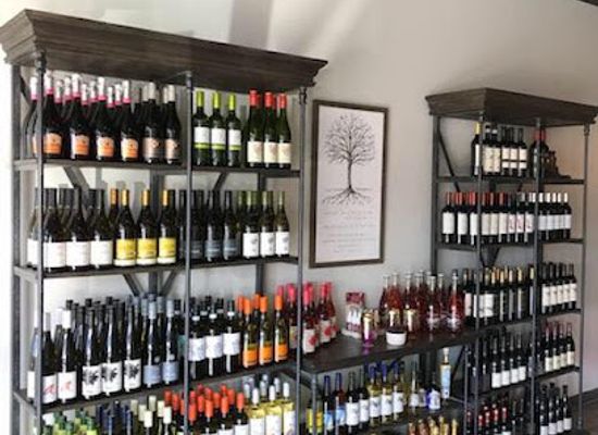 virginia/great-dismal-swamp-national-wildlife-refuge/bar/branches-tasting-room