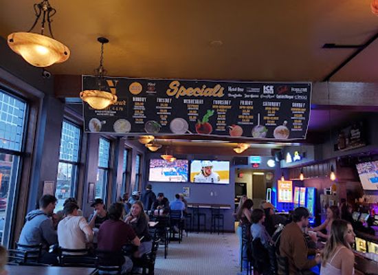 north-dakota/fargo/downtown-fargo/bar/fort-noks-bar-of-gold
