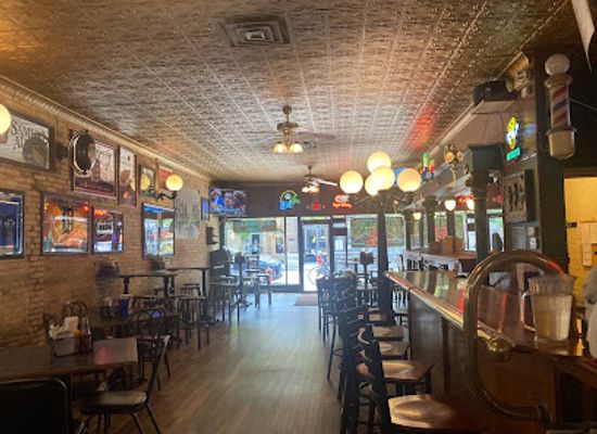 michigan/traverse-city/bar/dillinger-s-pub