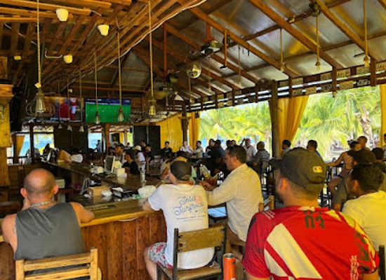 honduras/tela/bar/tavos-bar-tela