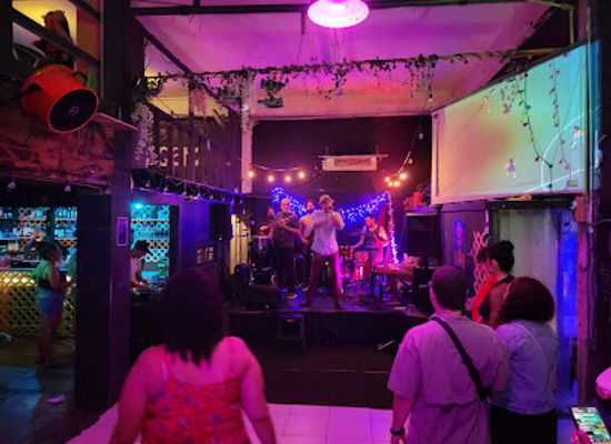 puerto-rico/la-cordillera-central/bar/el-nie-bar