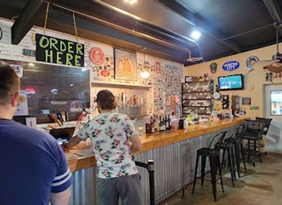 alabama/wiregrass-region/bar/thirsty-pig-craft-beertaproom-and-bbq-food-truck