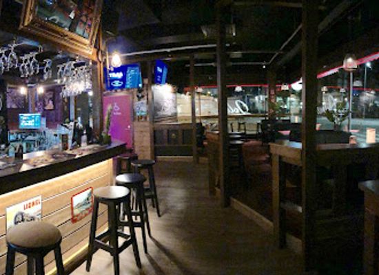 finland/repovesi-national-park/bar/jolene-happy-bar