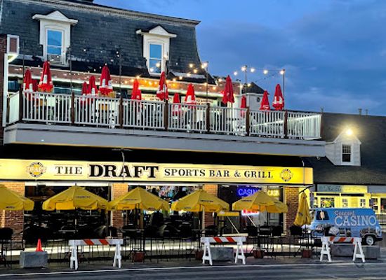 new-hampshire/central-new-hampshire/bar/the-draft-sports-bar-grill