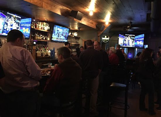 connecticut/mohawk-mountain-ski-area/bar/cover-two-sports-cafe