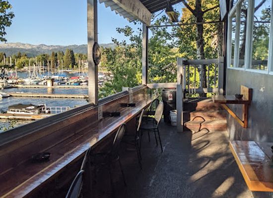 idaho/salmon-river/bar/yacht-club-mccall