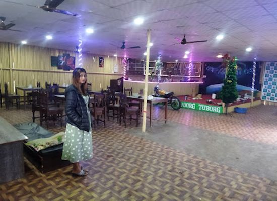 nepal/koshi-zone/bar/red-panda-bamboo-cottage-bar