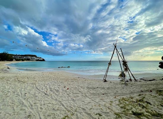antigua-and-barbuda/valley-church-beach/bar/ffryes-beach-bar-dennis-restaurant