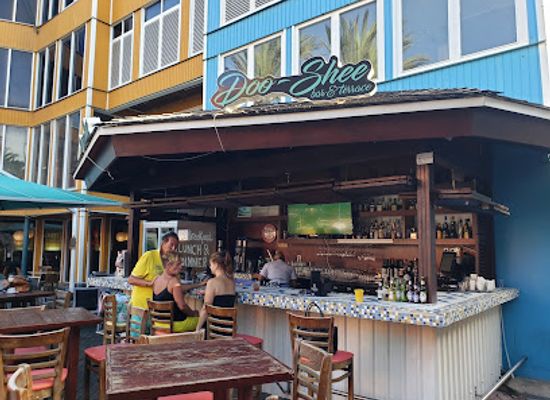 curacao/willemstad/otrobanda/bar/doo-shee-cocktail-bar