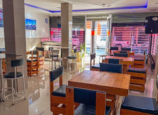 ecuador/manabi-region/bar/the-oceanic-bar-karaoke