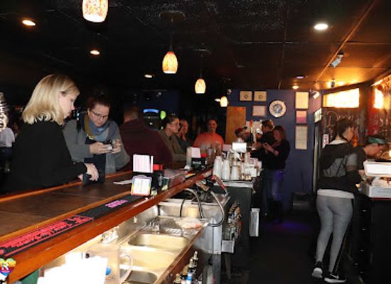 indiana/south-bend/river-park/bar/r-bar