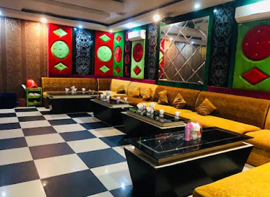 cambodia/kampot/bar/ktv-coolpalace