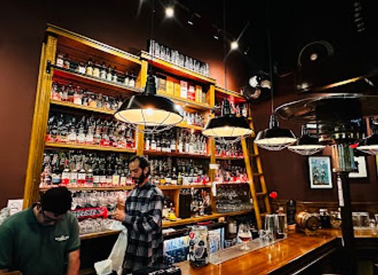 guatemala/guatemala-city/bar/whisky-den-centro-historico