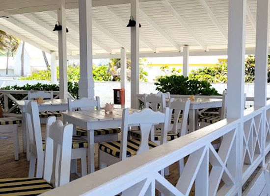 saint-kitts-and-nevis/dieppe-bay-town/bar/arthur-s-restaurant-bar