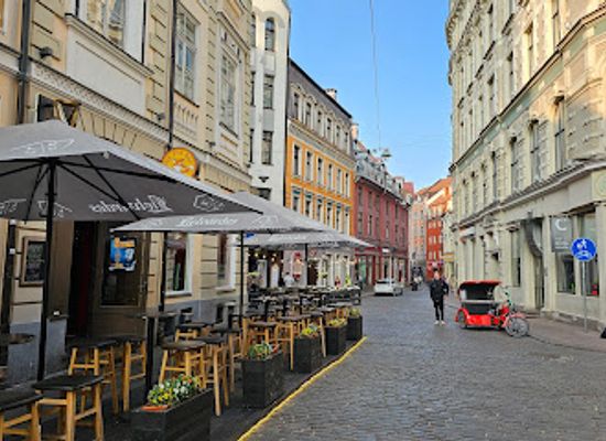 latvia/riga/old-town/bar/funny-fox-sports-karaoke-pub-bar