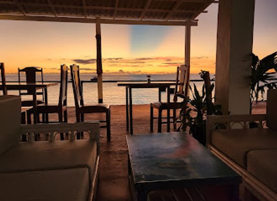 dominica/dominica-botanic-gardens/bar/the-hive-bar-lounge
