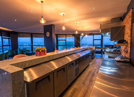 kenya/eastern-region/bar/fifteen-rooftop