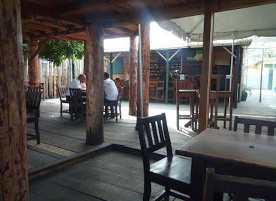 saint-vincent-and-the-grenadines/georgetown/bar/tree-bar