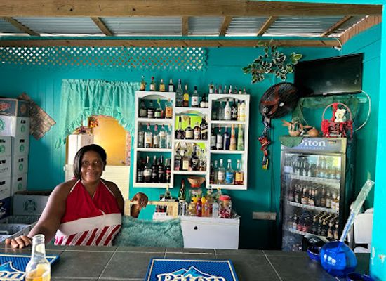 saint-lucia/laborie-quarter/bar/chunky-s-bar