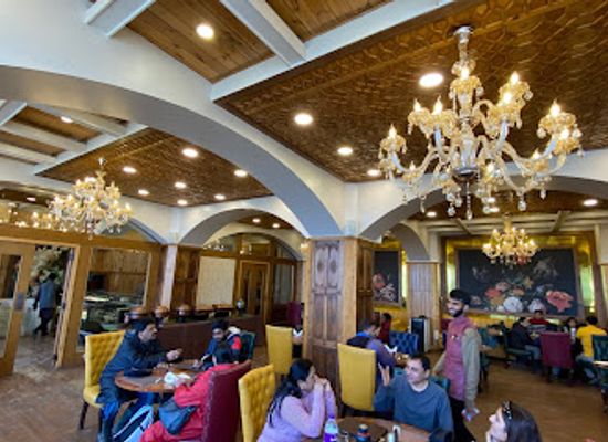 india/gulmarg/bar/kolahoi-panorama-cafe-restaurant