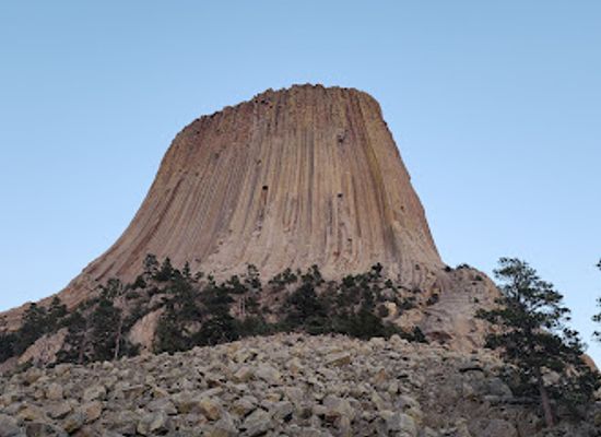 wyoming/devils-tower-national-monument/bar/devil-s-tower