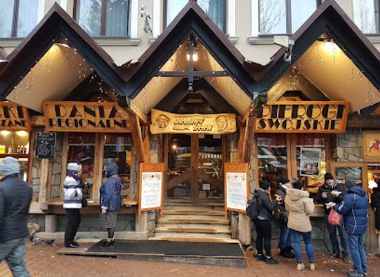poland/tatra-mountains/bar/czarny-staw