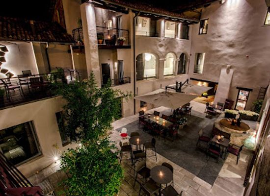 italy/langhe/bar/uve-rooms-wine-bar