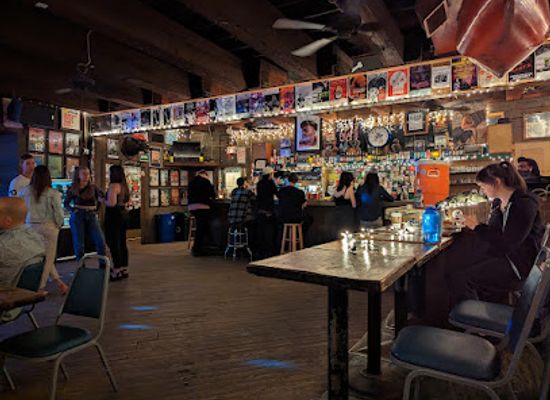 arkansas/southwest-arkansas/bar/white-water-tavern