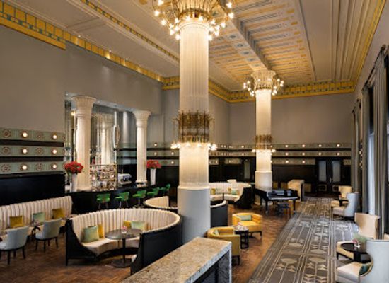 poland/warsaw/old-town/bar/column-bar