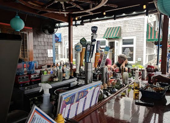 massachusetts/dukes-county/bar/fishbones-bar-grille
