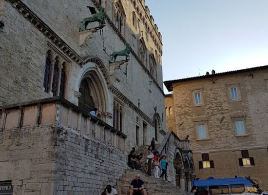 italy/perugia/bar/bar-tender-lounge-cafe